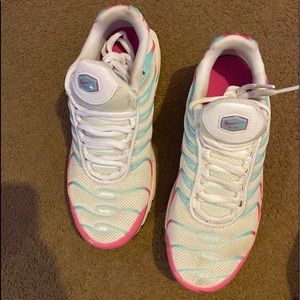 Nike air size 5.5youth pink white & teal